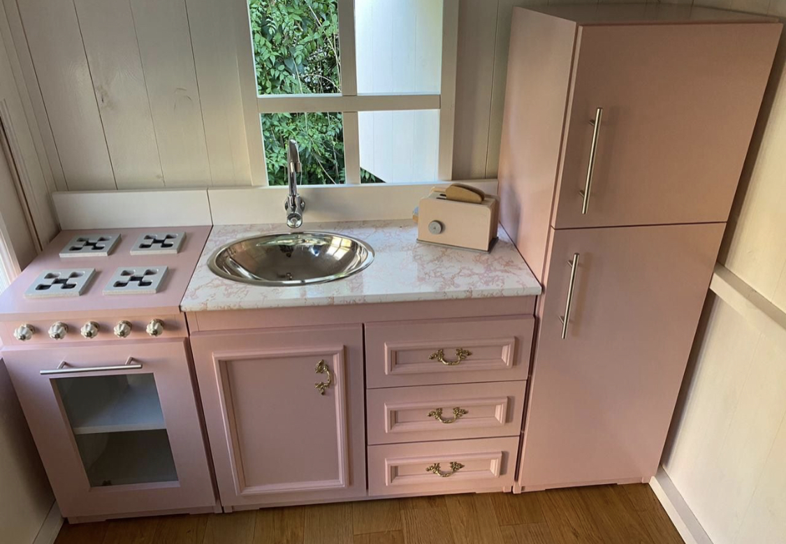 BCAEF6A3-5DEB-4DB1-B1F0-B9C794E3044B